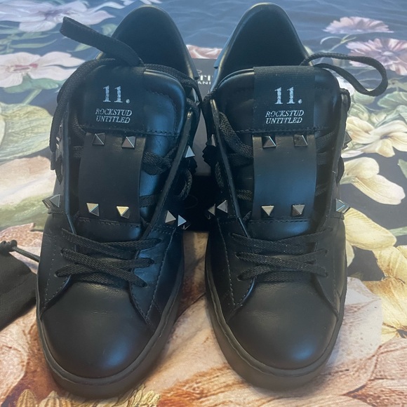 Valentino Rockstud Sneakers 👟 - Picture 7 of 15